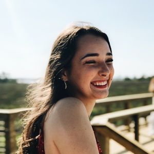 Meet your Posher, Olivia